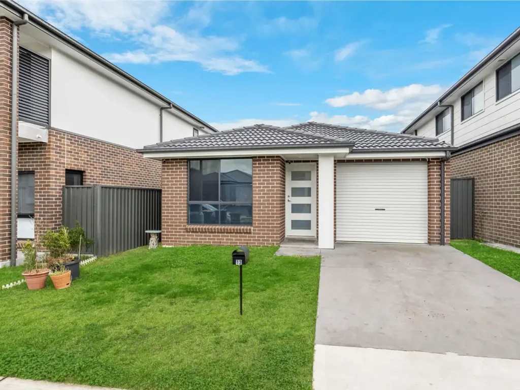 Werrington 4침실 Stylish & Low-Maintenance near new Family home in Prime Location