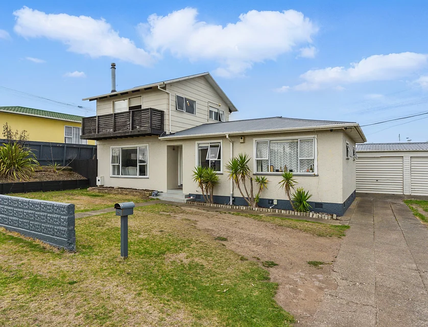 28 Miro Street, Castlecliff, Whanganui, 4 રૂમ, 2 બાથરૂમ, House