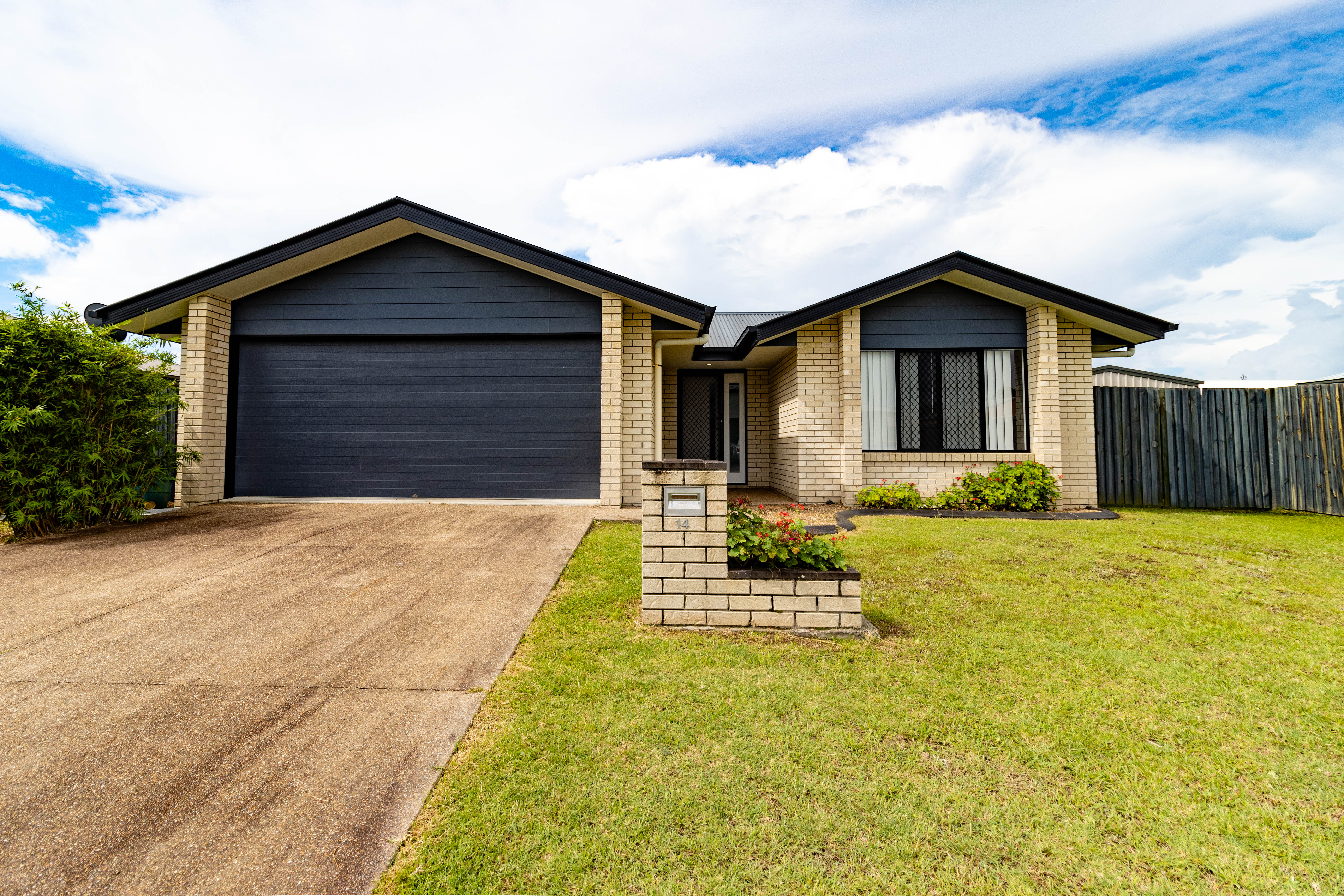 14 WAGTAIL CCT, KAWUNGAN QLD 4655, 0房, 0浴, House