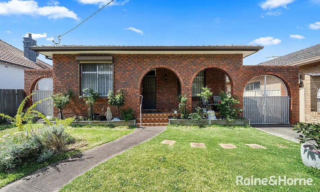 4 Bedroom Home - Recently Renovated