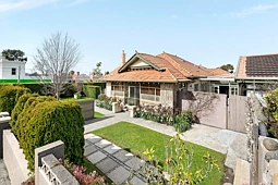 2 Lansdowne Crescent, West Hobart
