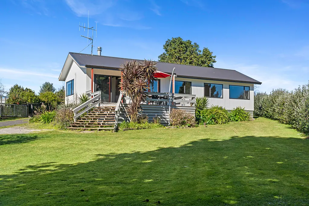 Kihikihi 3Habitaciones Kick a Ball, Plant a Tree, Plan Your Future