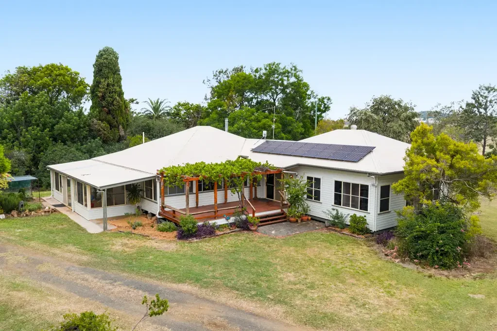 2347 Gore Highway, Southbrook, QLD 4363