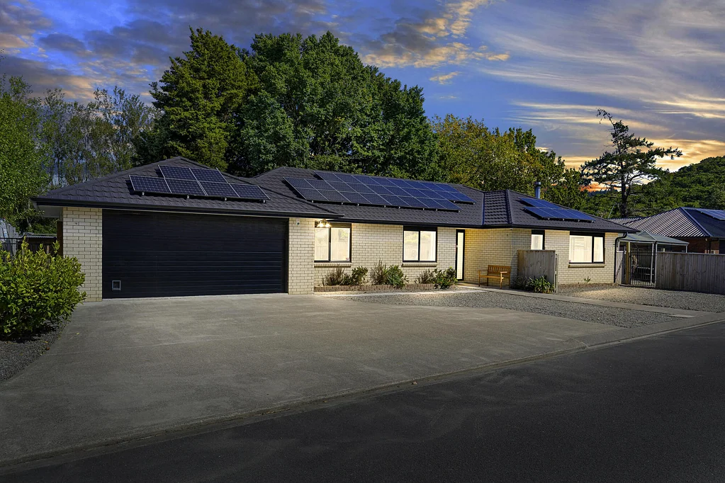 Brown Owl 4침실 Stunning Family Home with Modern Features Awaits!