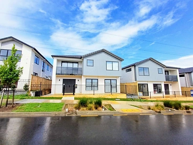 Flat Bush, 7 bedrooms, 5 bathrooms