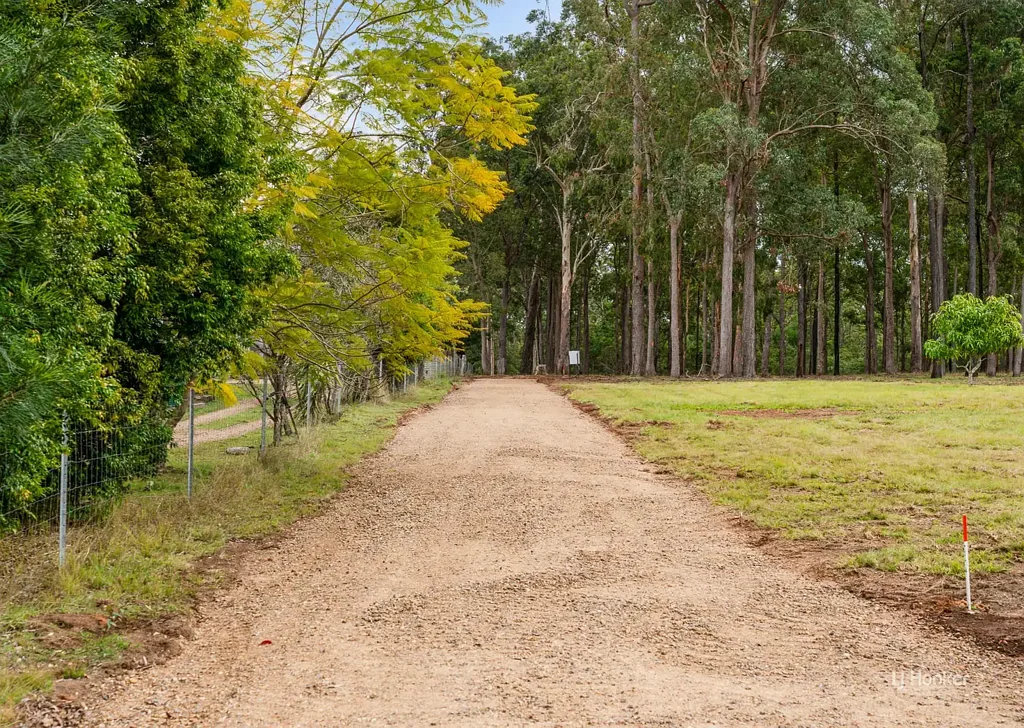 Blackbutt Prime Acreage Living in the Highly Sought After Anita Road Precinct