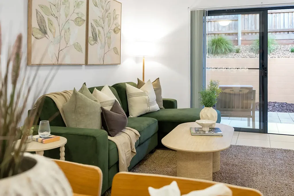 Redlynch 2Zimmer Breezy Townhouse in Much Desired Complex!