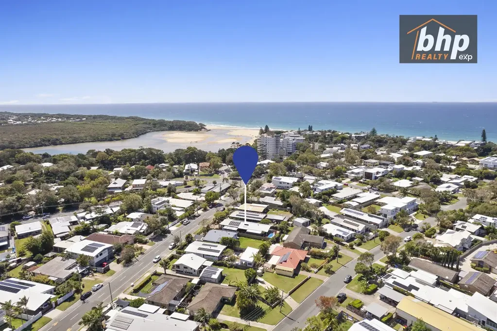 Currimundi 3ਬੈੱਡਰੂਮ BEACHSIDE DUAL LIVING!!!CLOSE TO THE BEACH AND LAKE!!!! DEVELOPMENT ZONING MULTI UNIT RESIDENTIAL (2130)