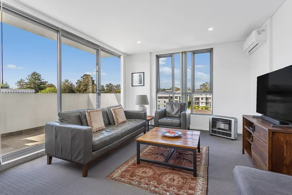 MODERN LIVING