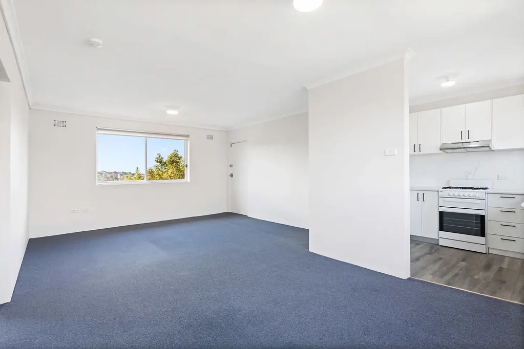 Renovated Top Floor Apartment