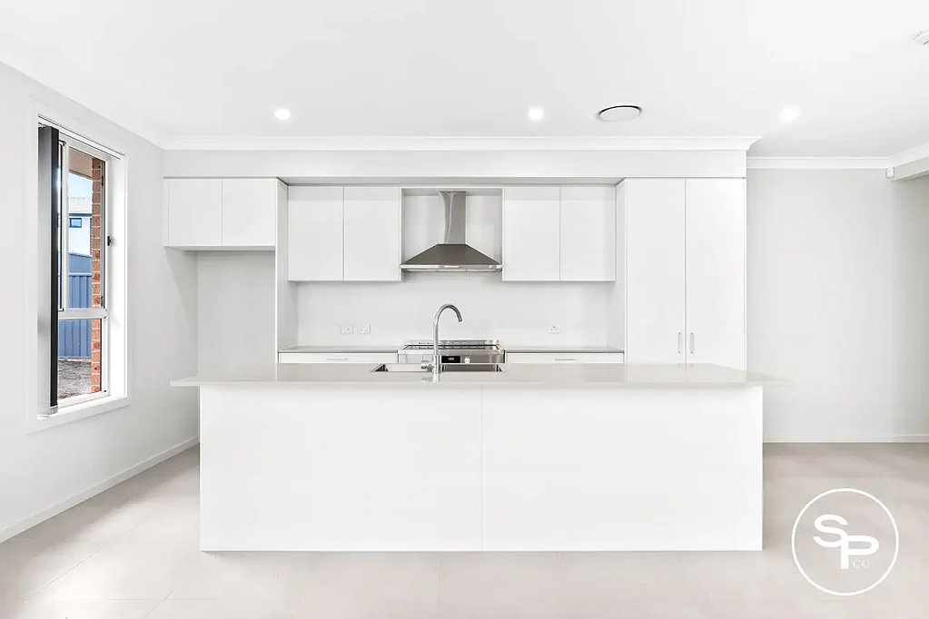 Modern Brand New Home in a Quiet Family-Friendly Location