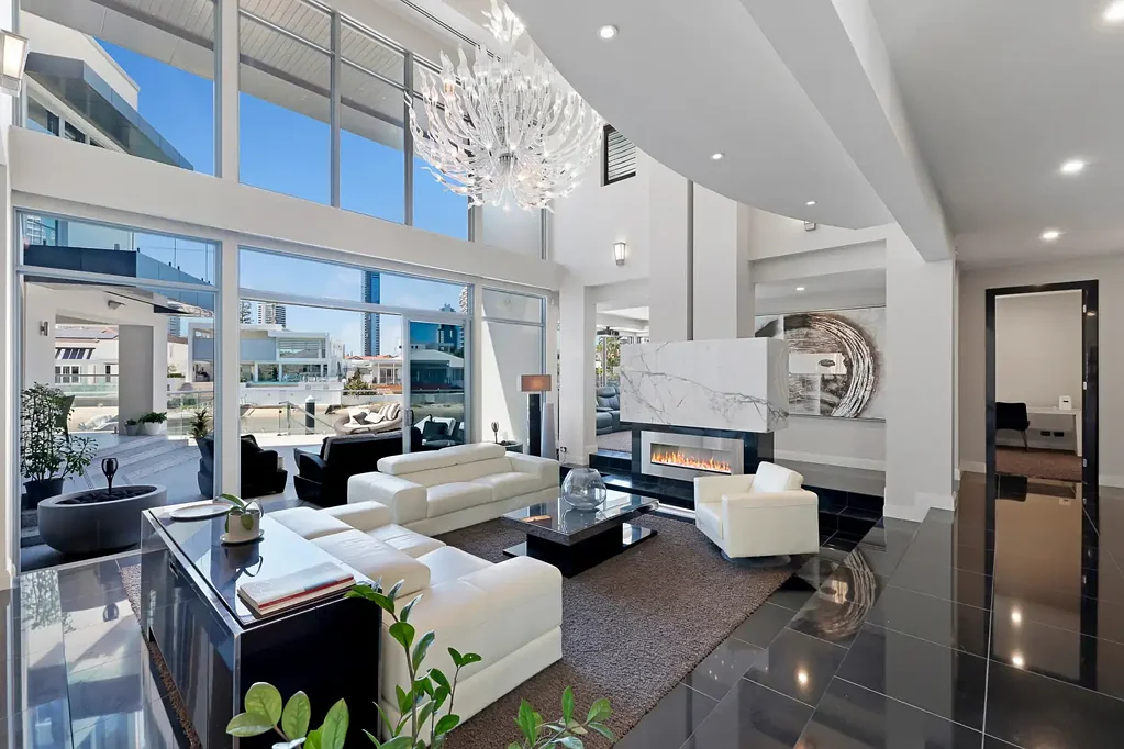 Surfers Paradise 6غرفة نوم East to Wide Water – Premier Position Luxury Home
