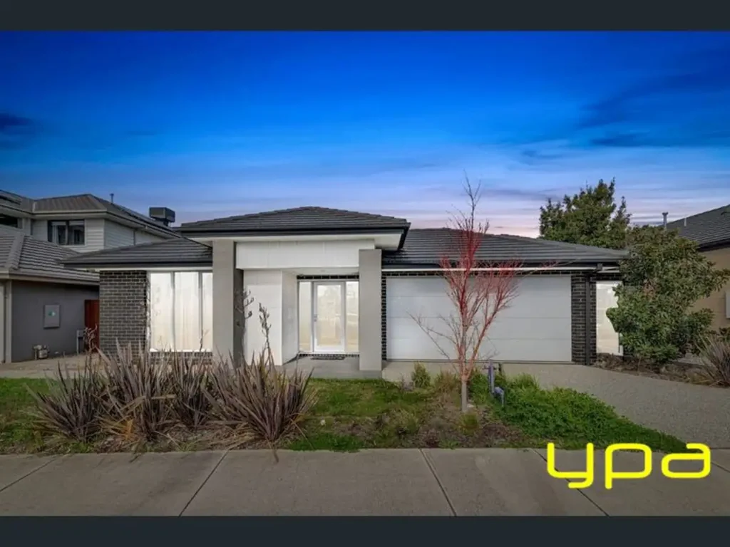 12 Waterman Drive, Clyde, VIC 3978