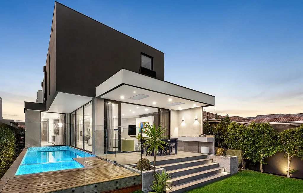 Architectural Excellence in a Premier Caulfield South Position