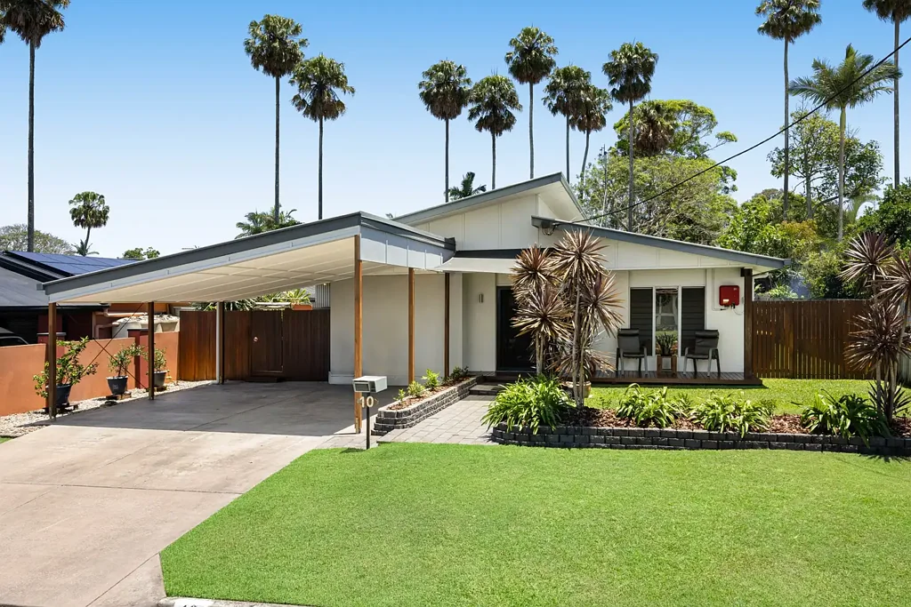 10 Poinsettia Avenue, Mooloolaba, QLD 4557