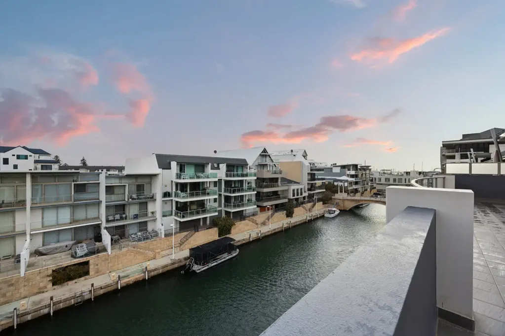 Mandurah 3Kwarto Penthouse Waterfront Living with Private Boat Mooring