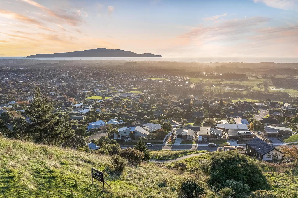 Waikanae  FIND A BETTER SUNSET - MOTIVATED TO SELL