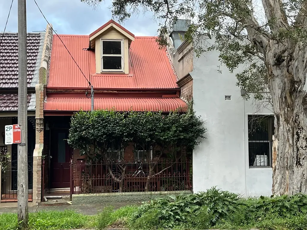 Three Bedroom Home Close to Crown Street