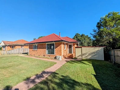 33 Burdock St, Inala, QLD 4077, 2 Kuwarto, 1 Banyo, House