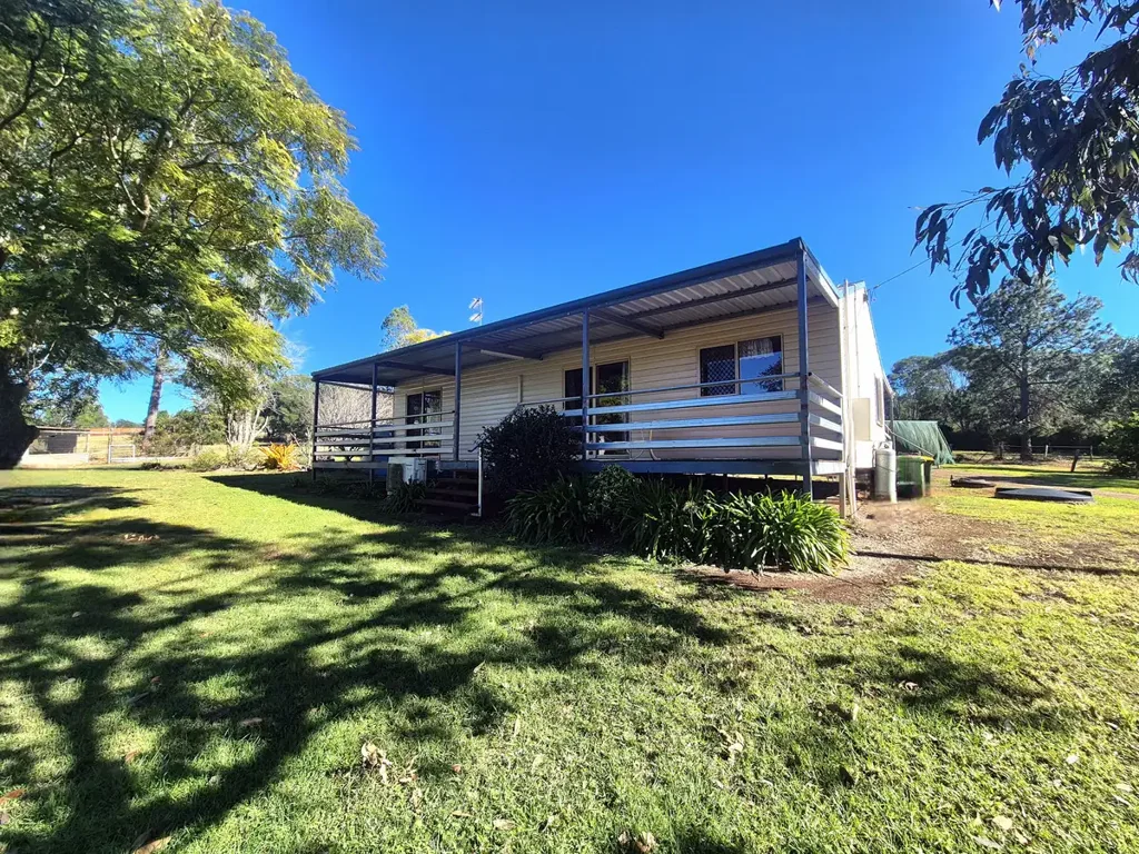 Blackbutt 3 Bedroom Charming Country Living on 2 Hectares!