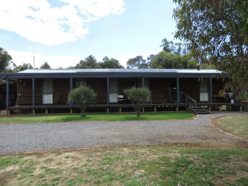 25 Calder Highway, Wedderburn, VIC 3518