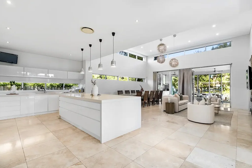 Blakehurst 6房 Blakehurst经典别墅 六卧奢居 Miele厨 电泳池 近水景公园 便捷交通 VENDOR IS PACKED and MUST SELL!