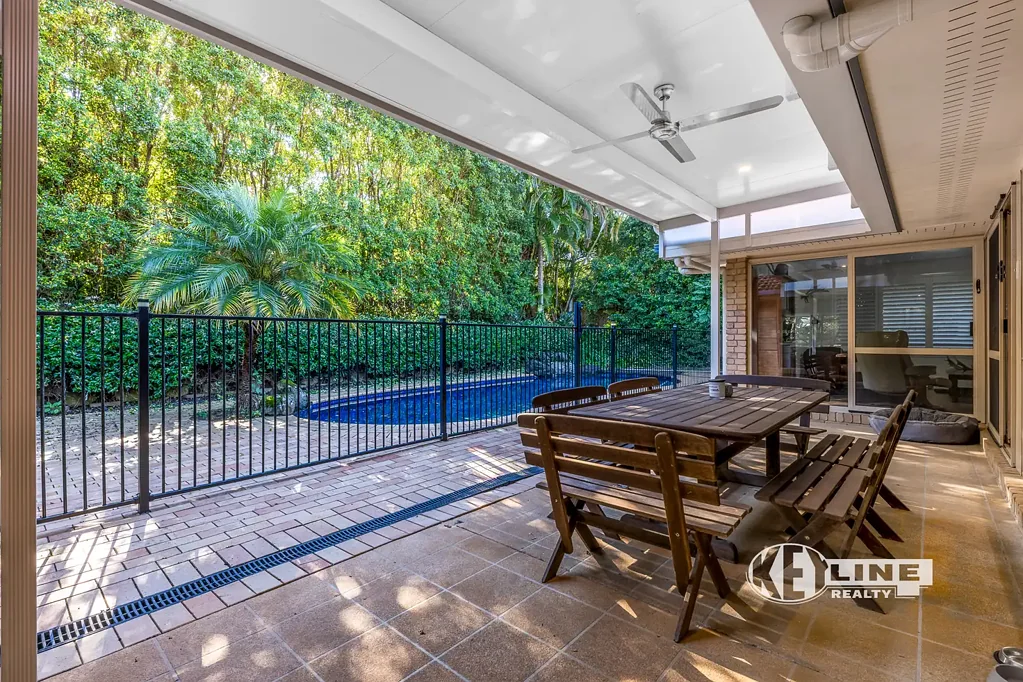 Nambour 5部屋 Spacious, Renovated, 5 Bedroom Home on Big Block.