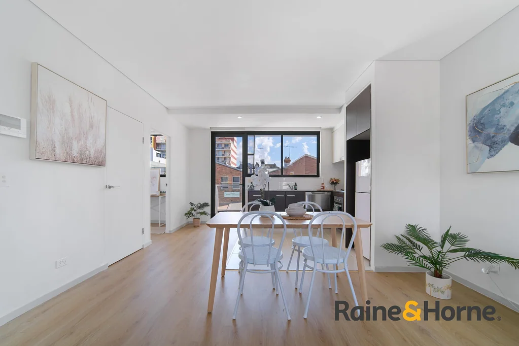 Kingsford 2 Bedroom Bright and Peaceful Two Bedroom Apartment in a Prime Location(access via Middle Lane)