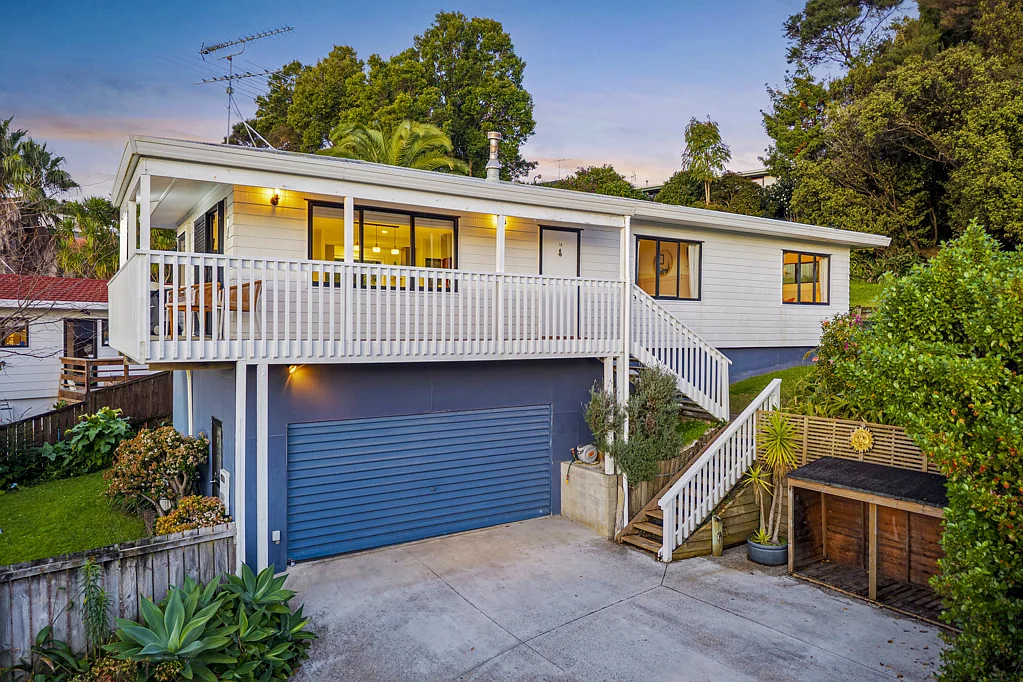 10 Emery Grove, Bayview, North Shore City, Auckland