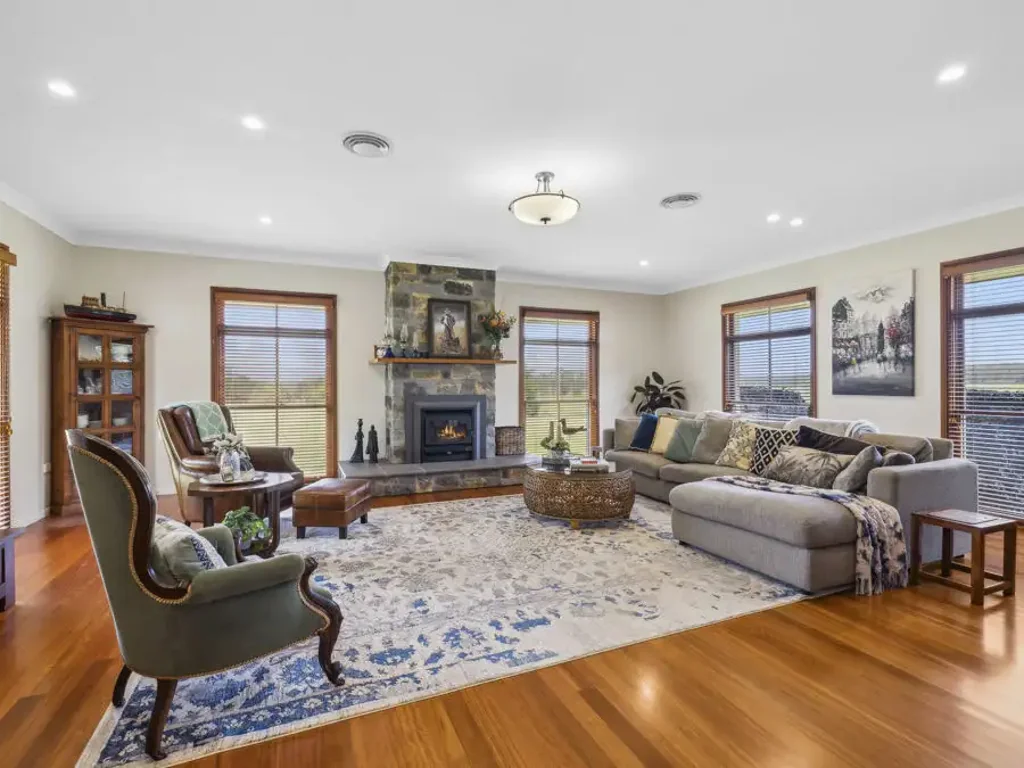 Bonville 4 Bedroom Grand Limestone Home on Picturesque Acreage...