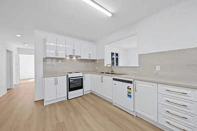 रसोईघर - 8 Cross Street, Raceview, QLD 4305