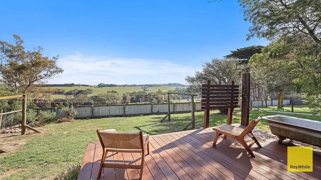 Fish Creek 4房  Family home in the heart of the Fish Creek hills.