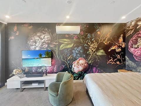 Immaculately Presented, Fully Furnished Studio Apartment