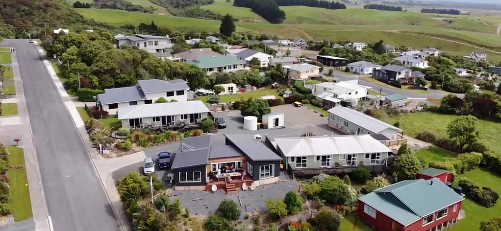 Kaka Point 12ਬੈੱਡਰੂਮ Coastal lifestyle and motel opportunity in Catlins