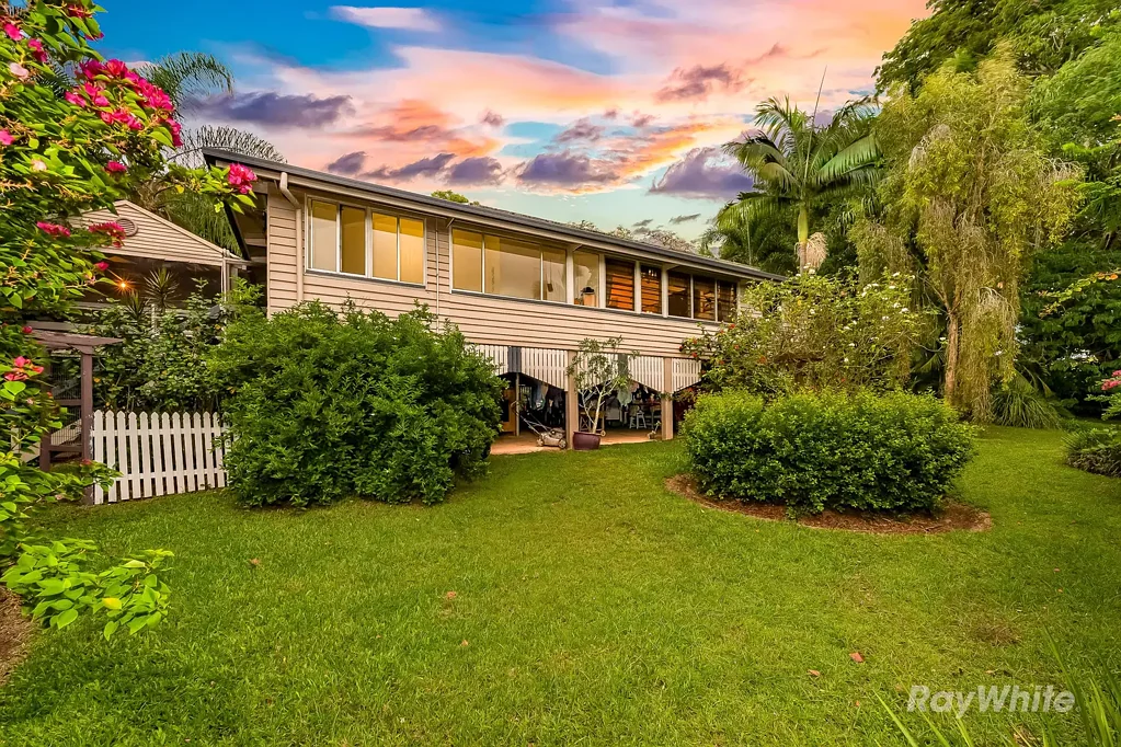 Gin Gin 4 Bedroom "Charming Queenslander on 4 Acres - The Country Lifestyle You've Been Dreaming Of"