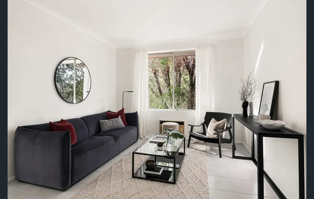 Sundrenched one bedroom - North aspect!