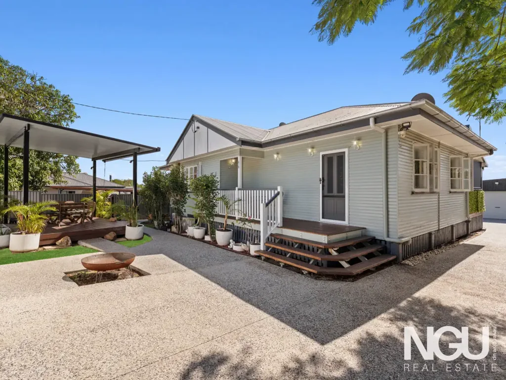 East Ipswich 3房  经典魅力与现代奢华的邂逅 - 您的下一个家庭住所正在等待  Timeless Charm Meets Modern Luxury - Your Next Family Home Awaits
