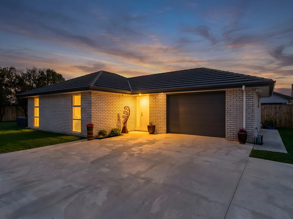 Carterton 2房  Near New, Sun Filled with Effortless Living