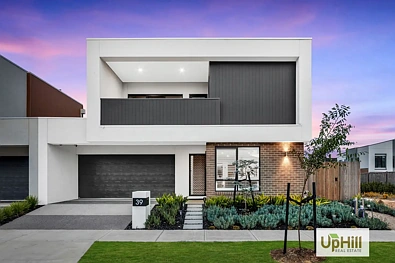 Clyde 3 Bedroom Sophisticated and Stylish on Swanston