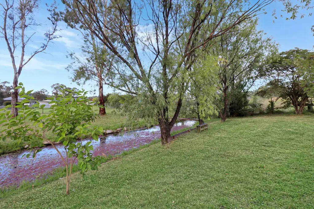 Stanthorpe 3房  Historic Wallangarra Railway Quarters on Rare 2,802 m² In‑Town Block