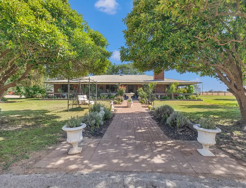 100 Matthews Road, Torrumbarry, VIC 3562, 4 कमरे, 2 बाथरूम, Lifestyle Property