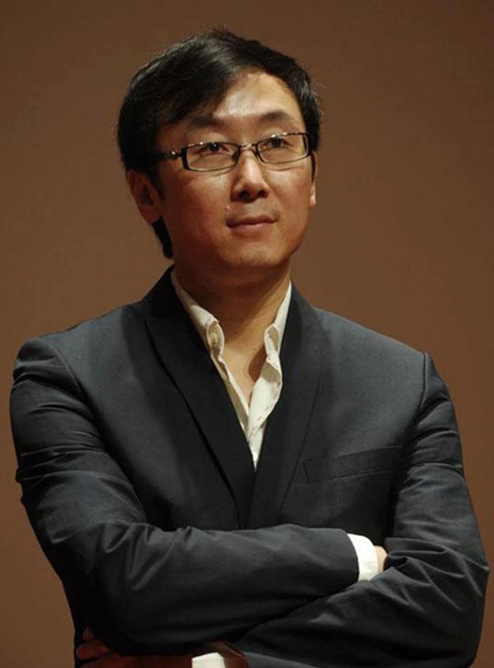 陆川支持派飞机接海外学子回国：政府应该做的