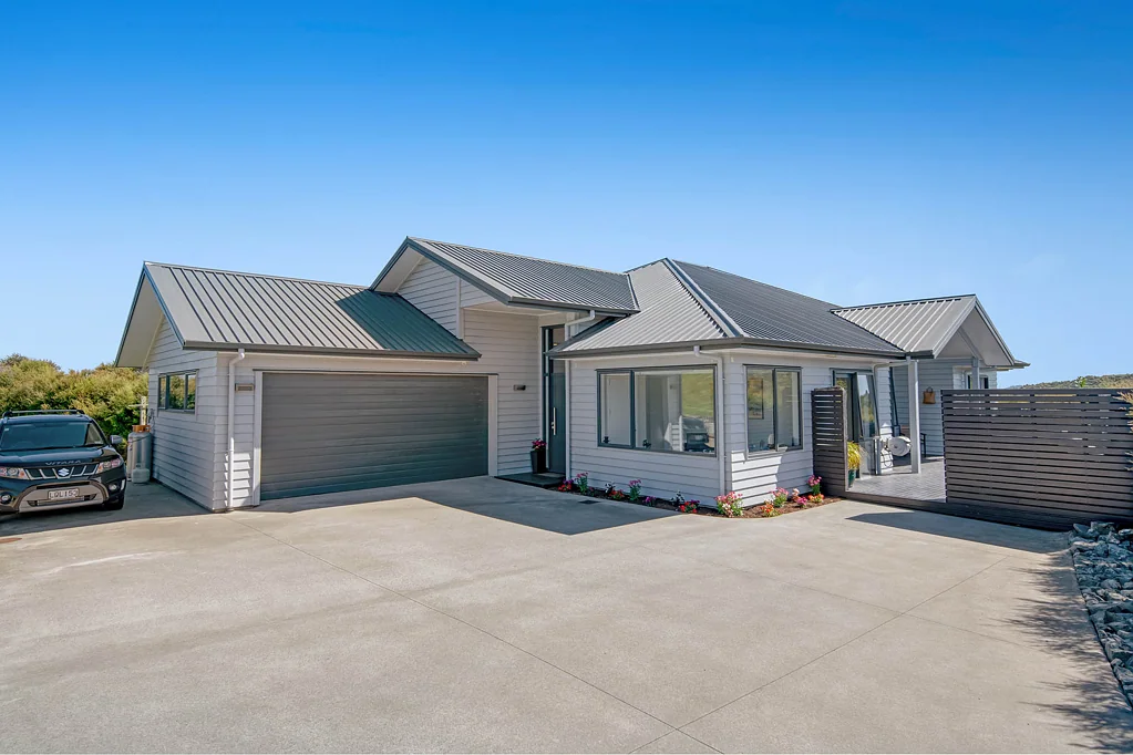 Wainui 4房  Country Calm Meets Coastal Convenience
