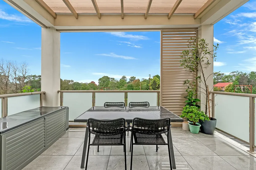 Asquith 2房  Spacious sunlit corner apartment with privacy and convenience