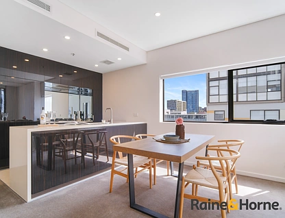605/3 George Julius Avenue, Zetland, Eastern Suburbs, 2 Schlafzimmer, 2 Badezimmer, Apartment