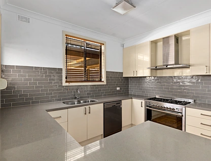 15 & 15A Melbourne Street, Oxley Park, Outer Western Sydney, 5 Schlafzimmer, 2 Badezimmer, House