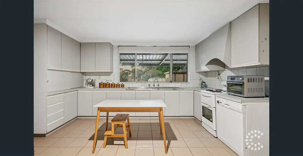 Simple 2 Bedroom studio close to Fremantle amenities