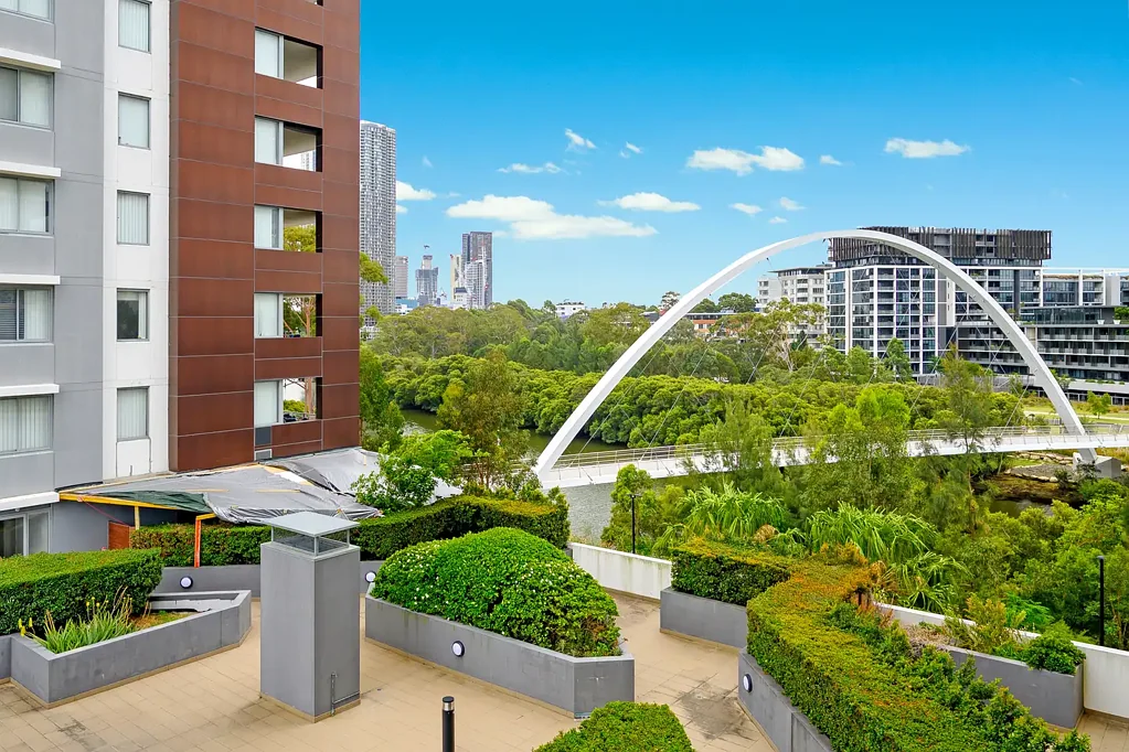 Parramatta 2Phòng ngủ Modern Riverside Living in a Prime Parramatta Location