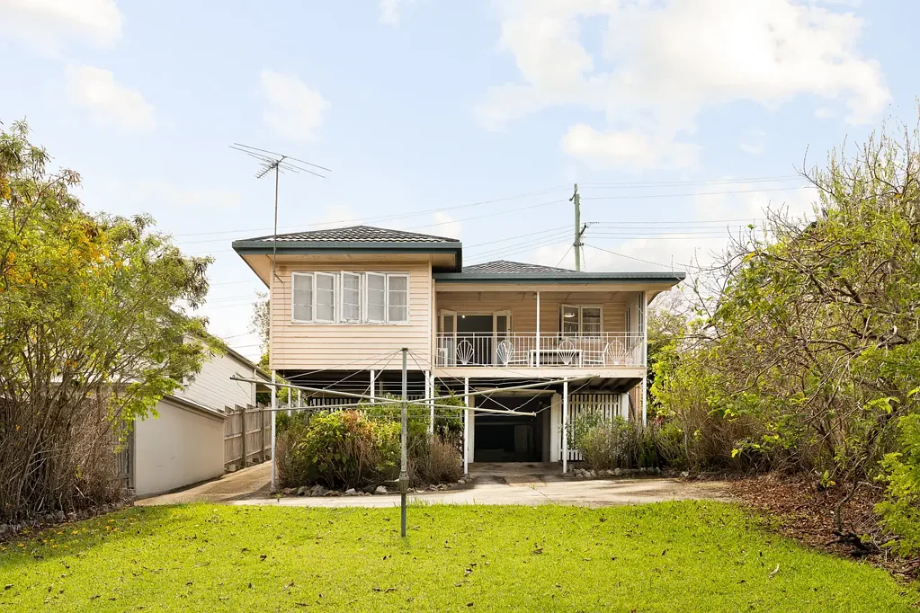21 Plimsoll Street, Greenslopes, QLD 4120