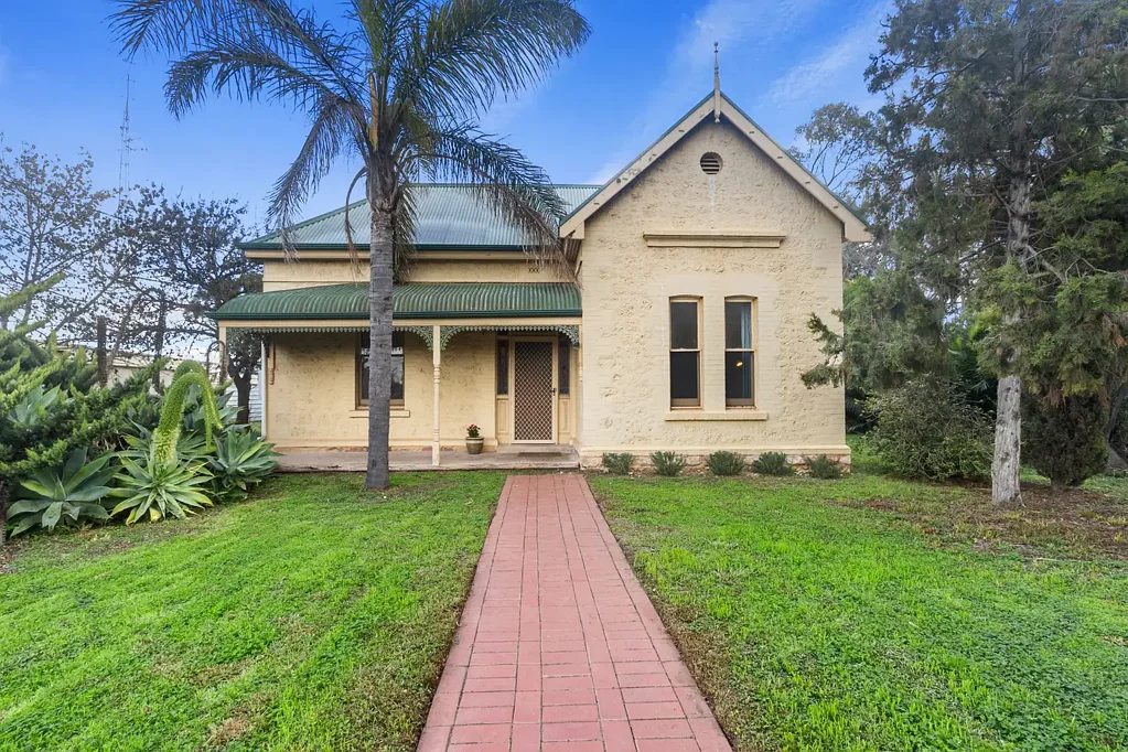 Kadina 5ਬੈੱਡਰੂਮ Charming Family Haven on Expansive Corner Allotment